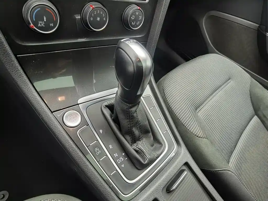 Volkswagen Golf — миниатюра 13