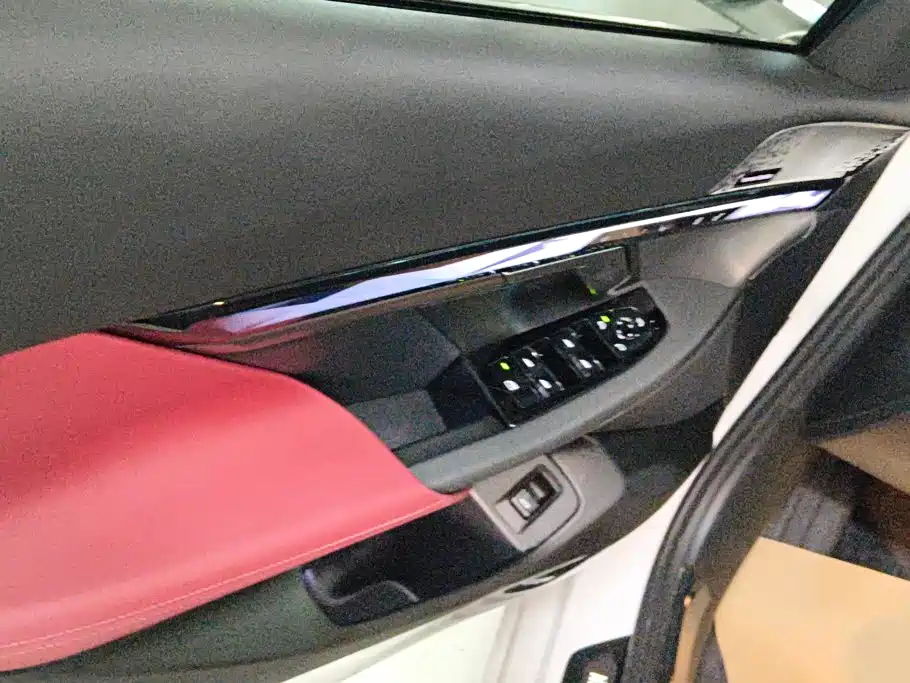 BMW 5 Series — миниатюра 7