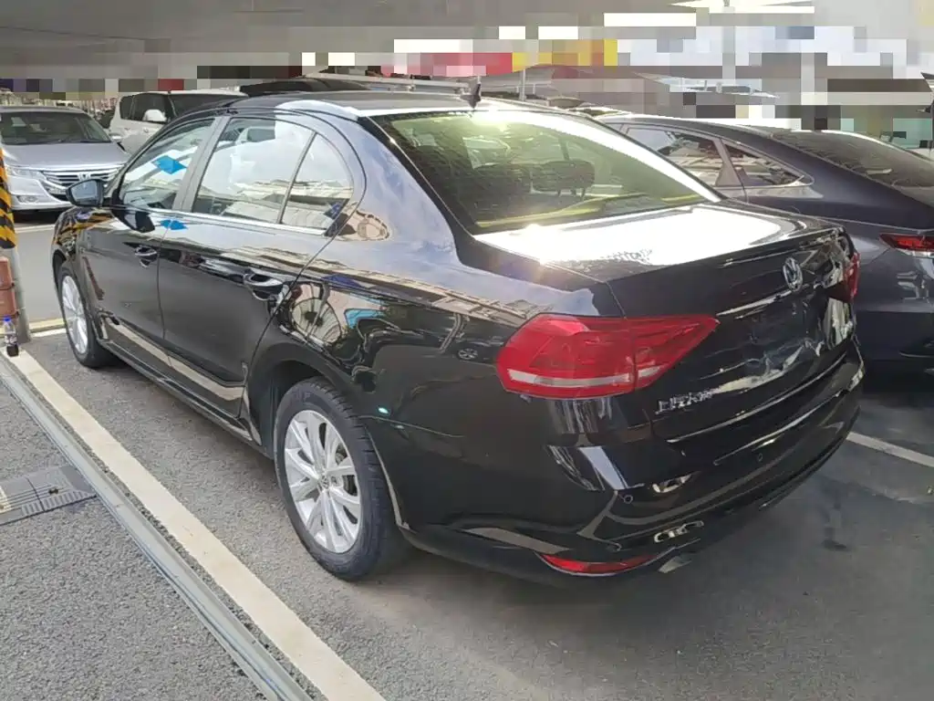 Volkswagen Lavida — миниатюра 5