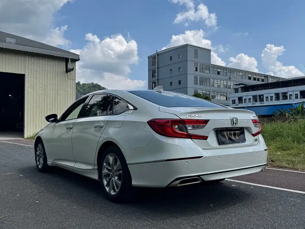 Honda Accord — миниатюра 9