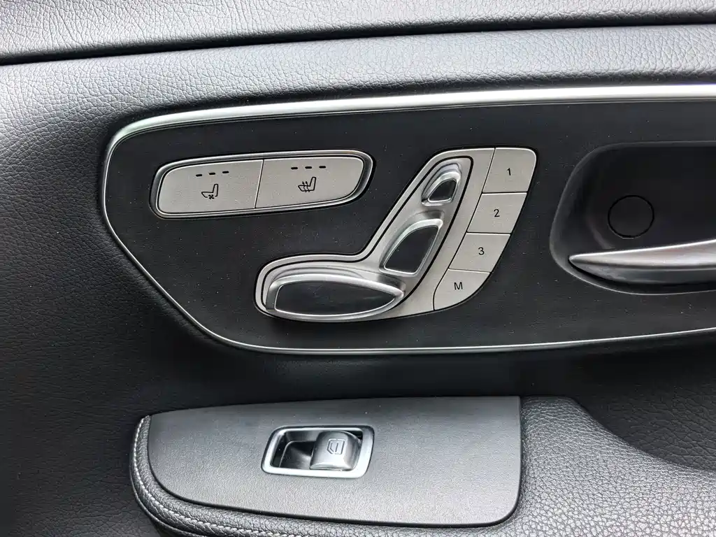 Mercedes-Benz V-Class — миниатюра 16