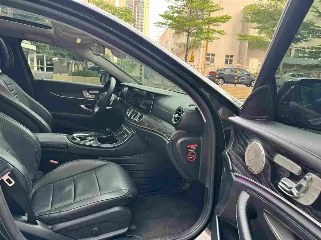 Mercedes-Benz E-Class — миниатюра 8