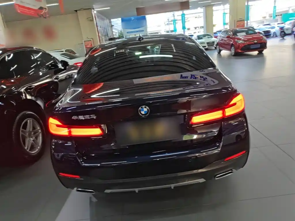 BMW 5 Series — миниатюра 6