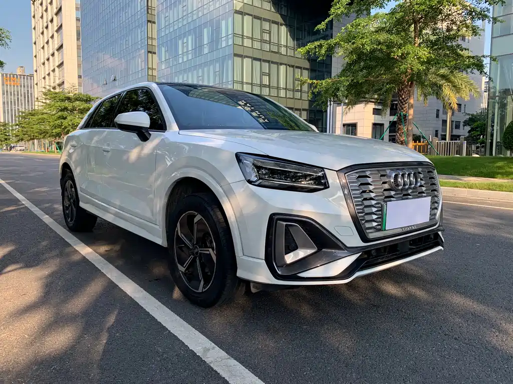 Audi Q2L e-tron 2022 Q2L e-tron Smart