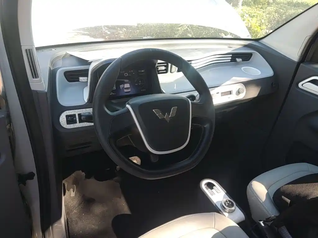 Wuling MINIEV — миниатюра 10