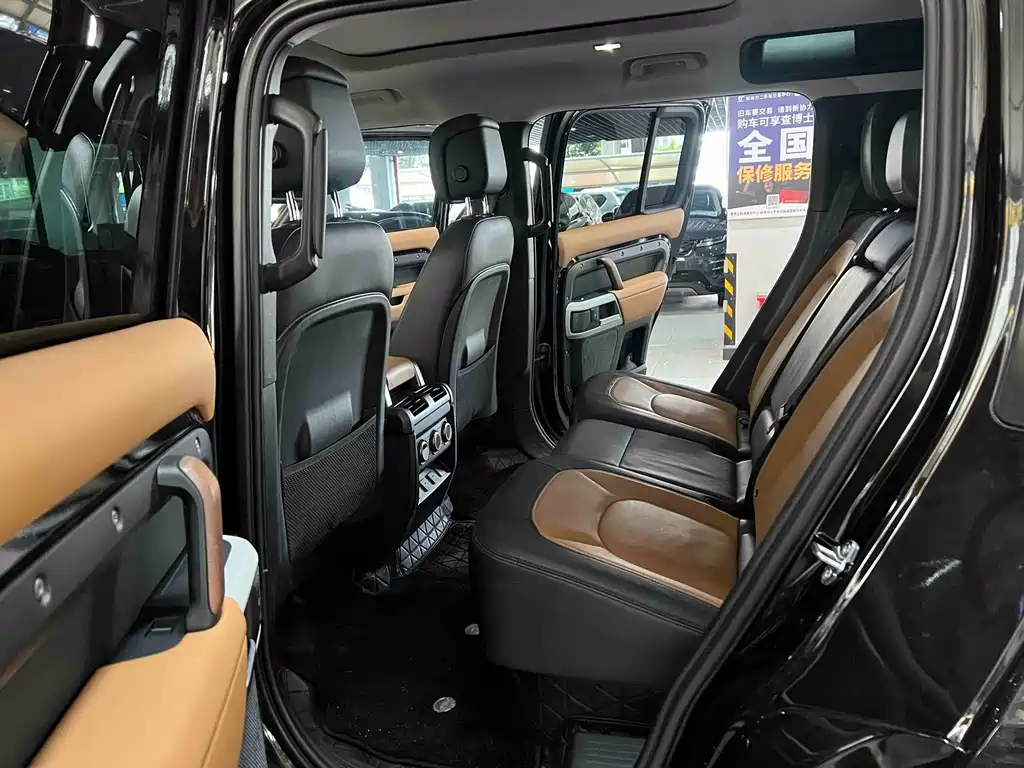 Land Rover Defender — миниатюра 6