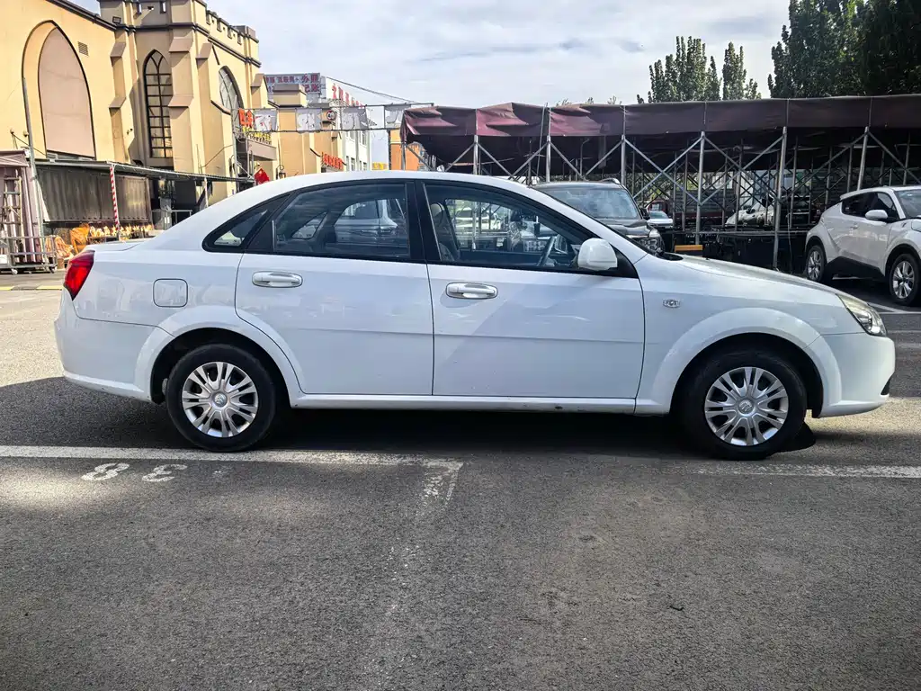 Buick Excelle — миниатюра 8