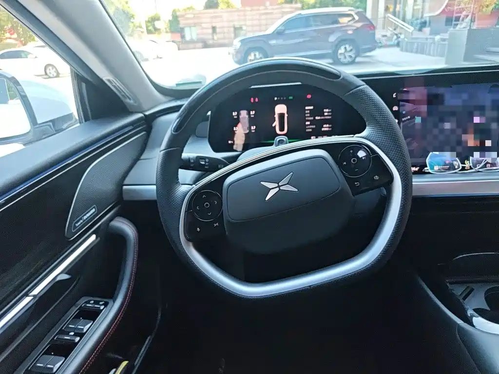 XPeng P7 — миниатюра 6
