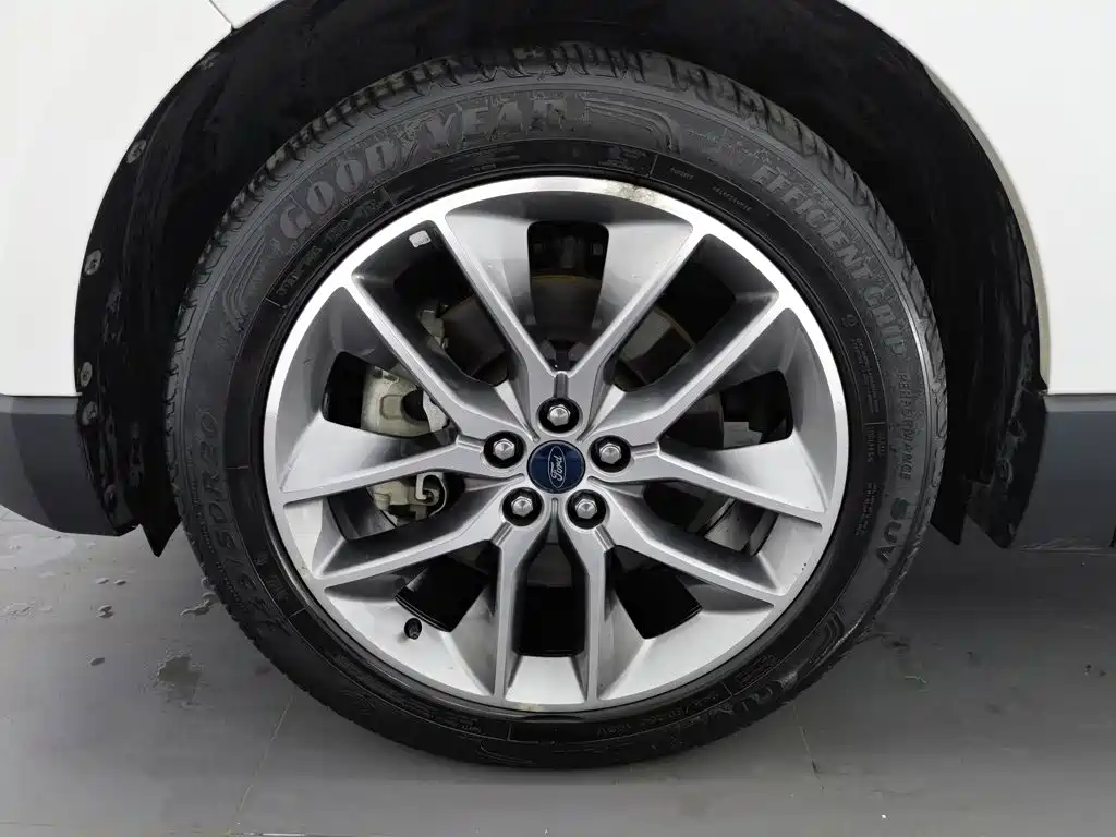 Ford Edge — миниатюра 17