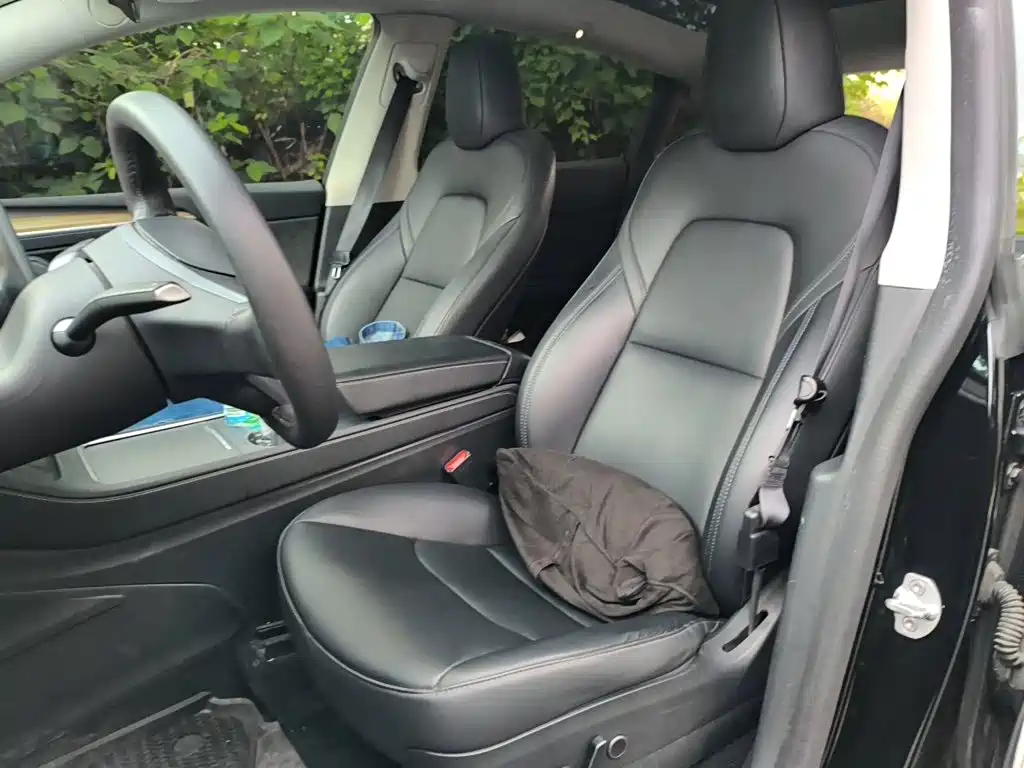 Tesla Model Y — миниатюра 11