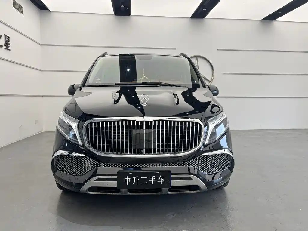 Mercedes-Benz Vito 2023 2.0T 7 мест