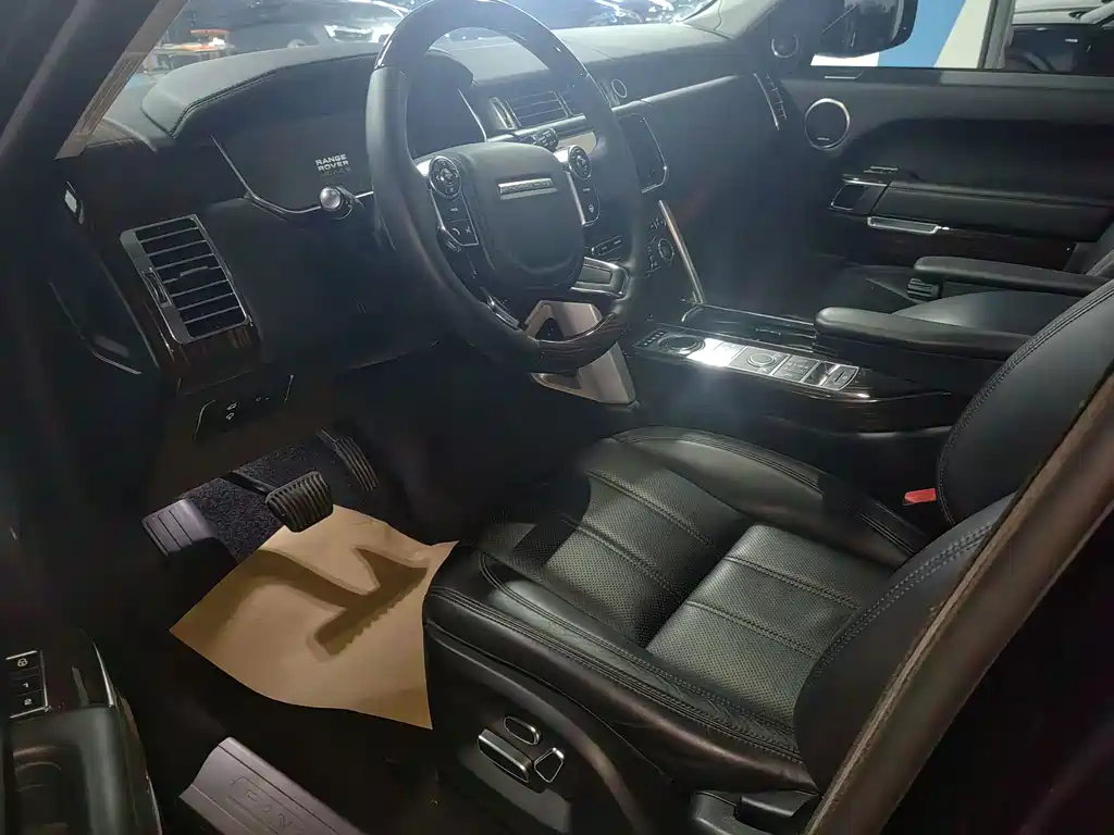 Land Rover Range Rover — миниатюра 4