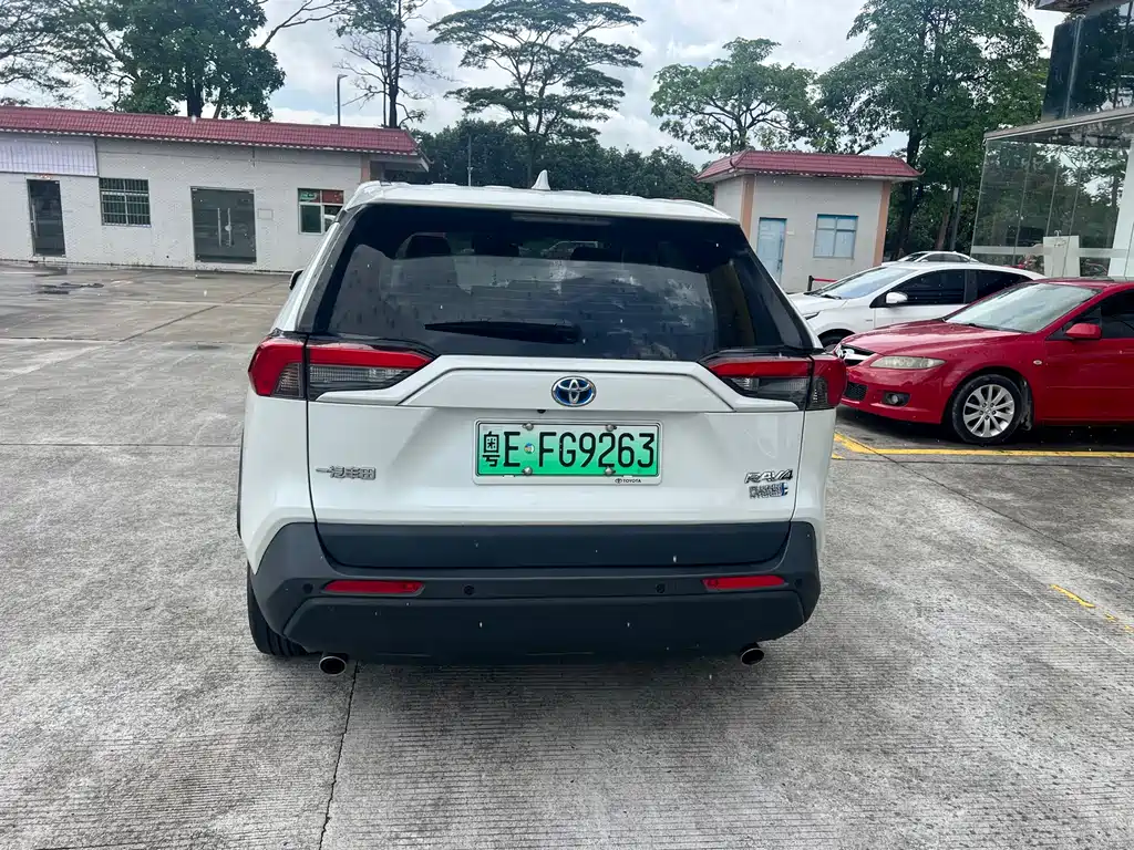 Toyota RAV4 Prime — миниатюра 8