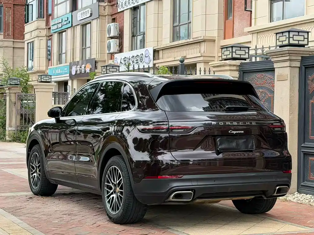 Porsche Cayenne — миниатюра 9