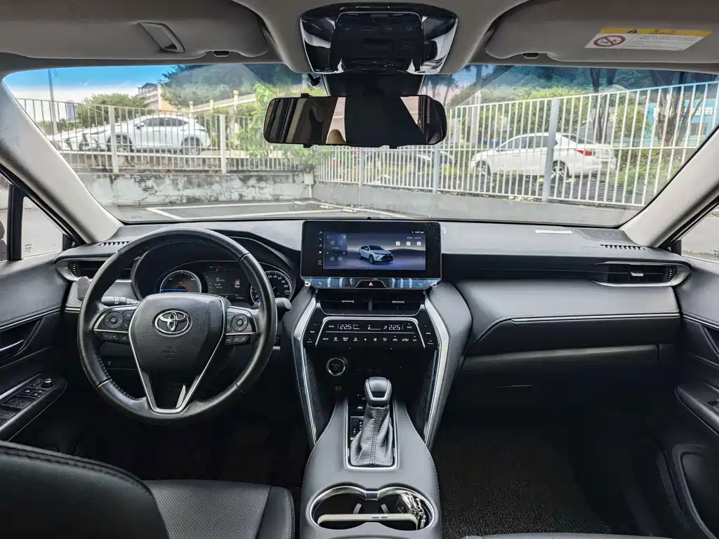 Toyota Harrier — миниатюра 6