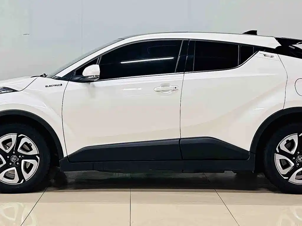 TOYOTA C HR EV