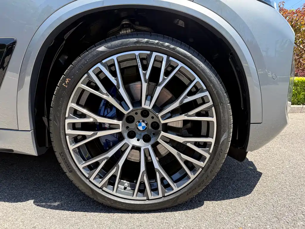 BMW X5 2025 xDrive 40Li Premium M Sport