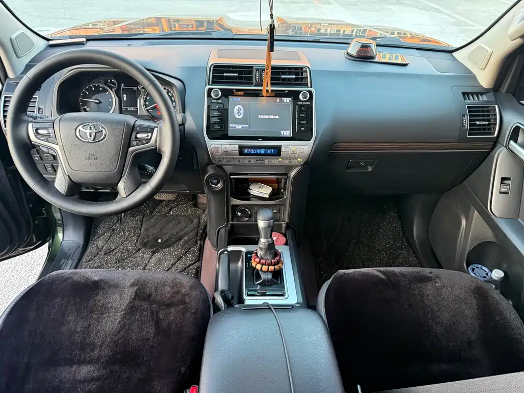 TOYOTA PRADO