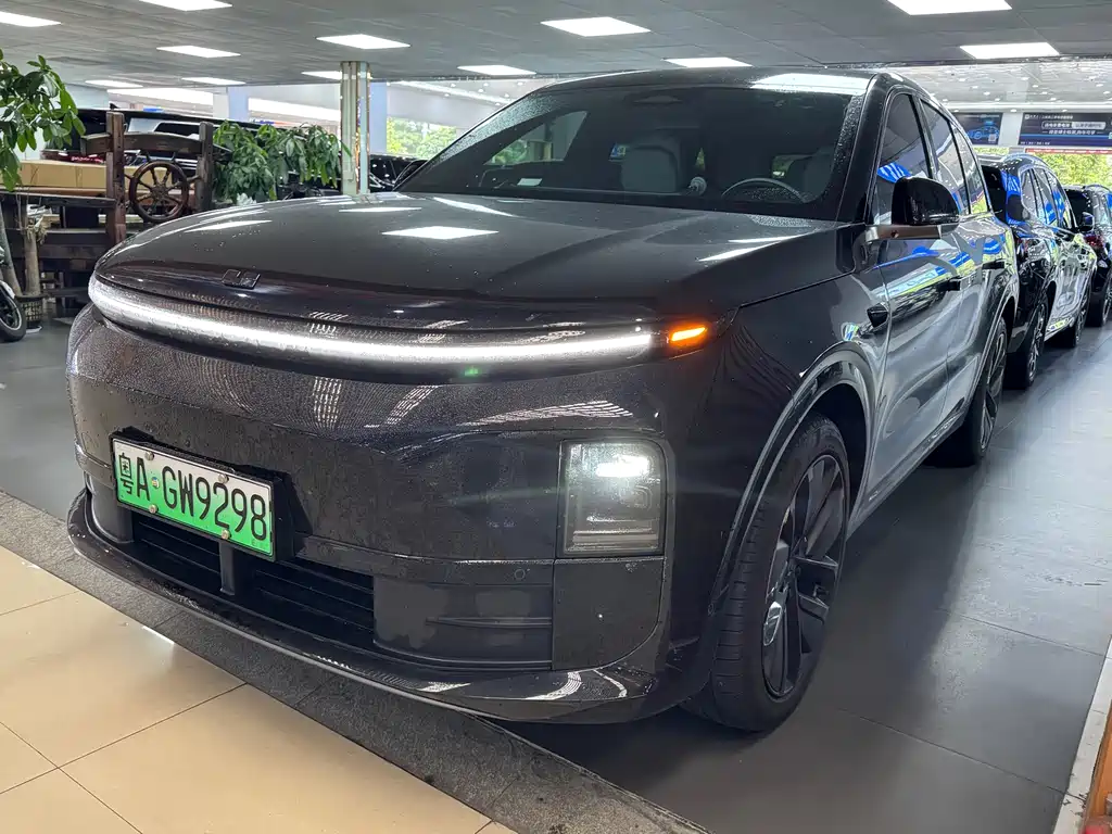 Li Auto Li L6 2025