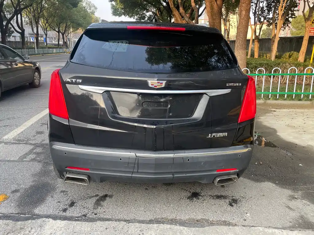 CADILLAC XT5