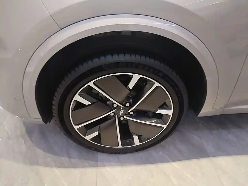 Li Auto Li L9 — миниатюра 23
