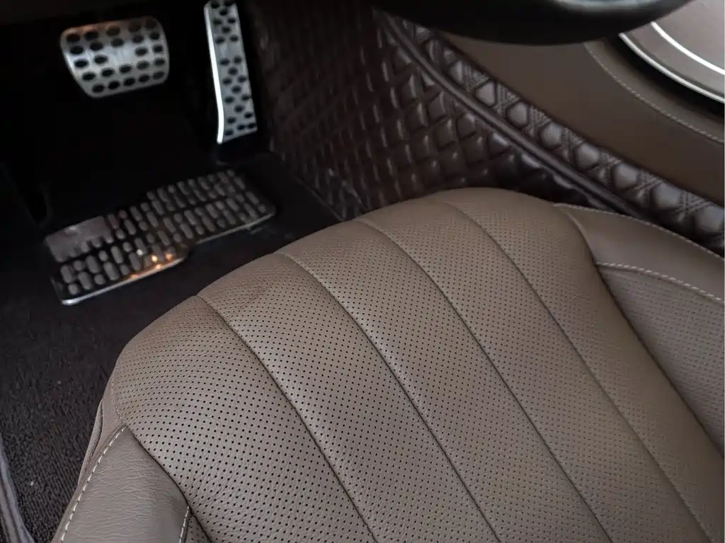 Mercedes-Benz E-Class — миниатюра 18