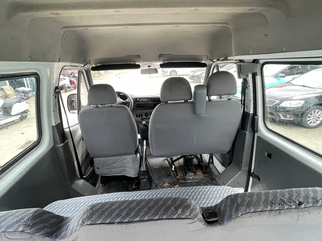 Ford Transit Classic — миниатюра 12