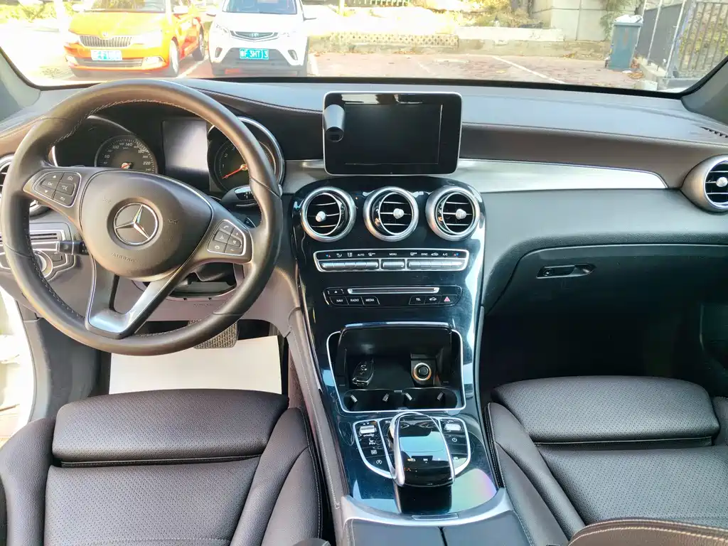 Mercedes-Benz GLC — миниатюра 7