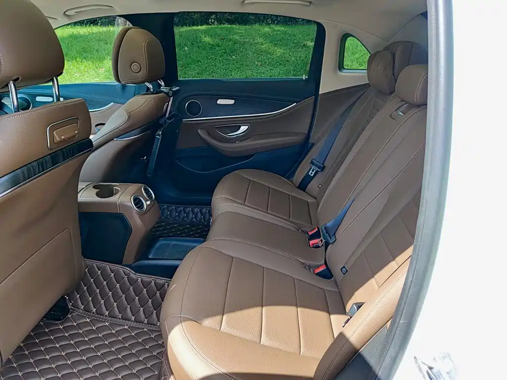 Mercedes-Benz E-Class — миниатюра 8