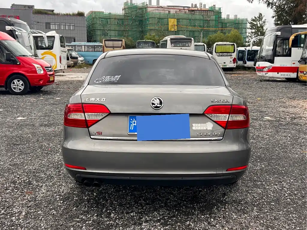 Skoda Superb — миниатюра 5