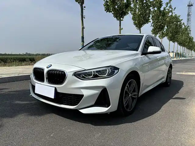 BMW  1 SERIES