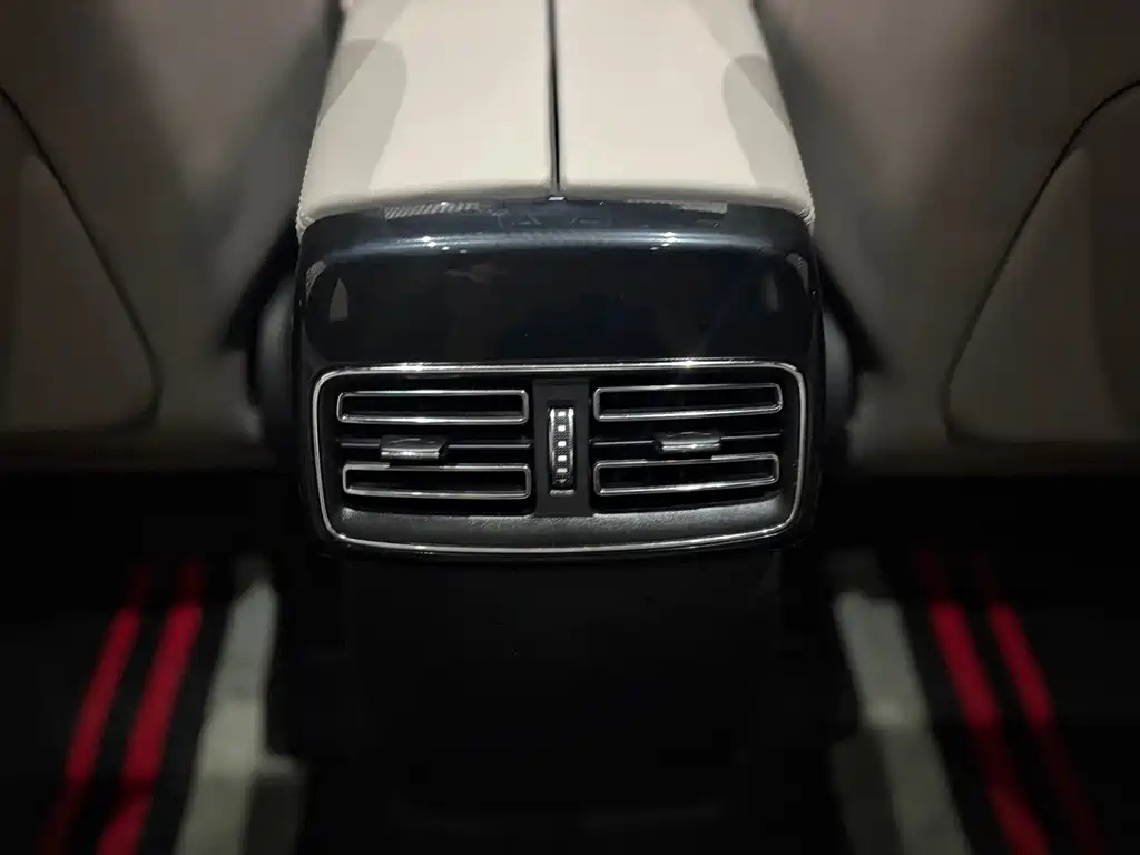 BYD Tang New Energy — миниатюра 22