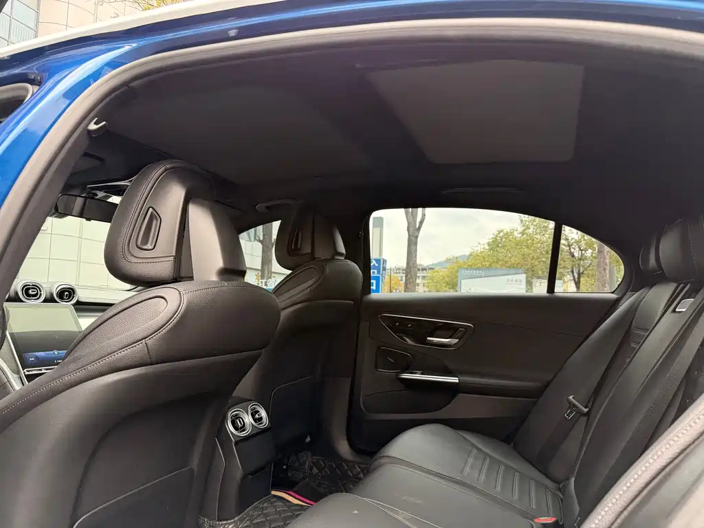 Mercedes-Benz C-Class — миниатюра 9