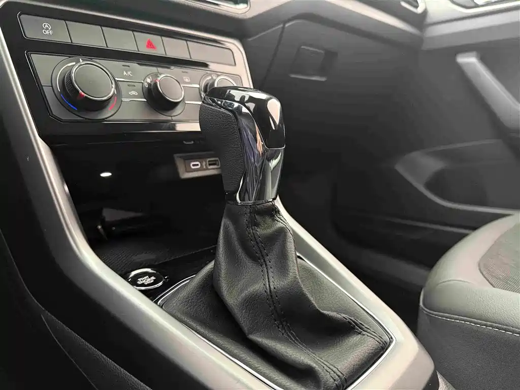 Volkswagen T-Cross — миниатюра 16
