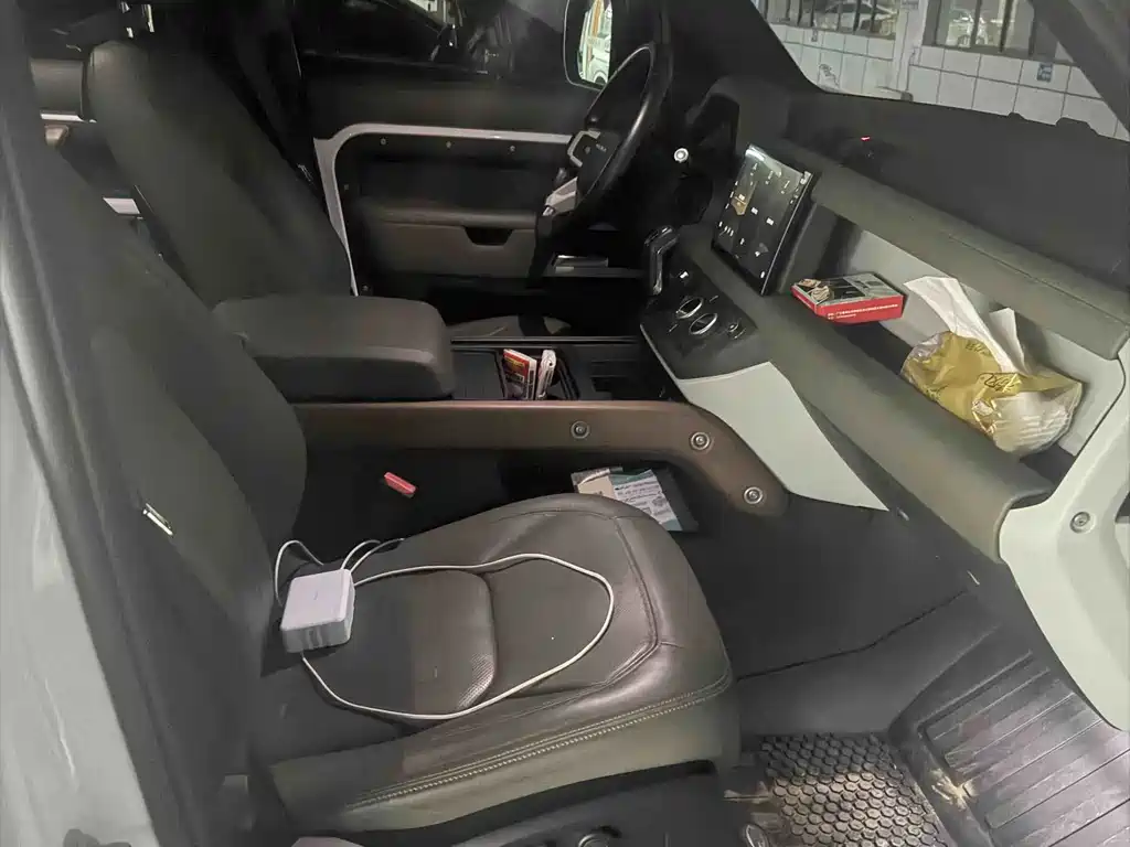 Land Rover Defender — миниатюра 11