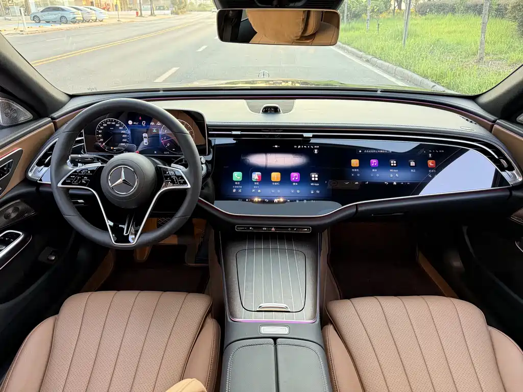 Mercedes-Benz E-Class — миниатюра 11
