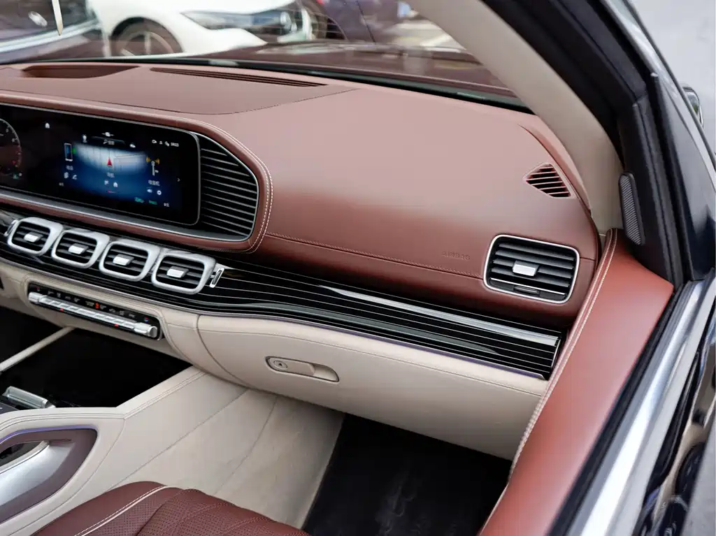 Mercedes-Benz GLS — миниатюра 17