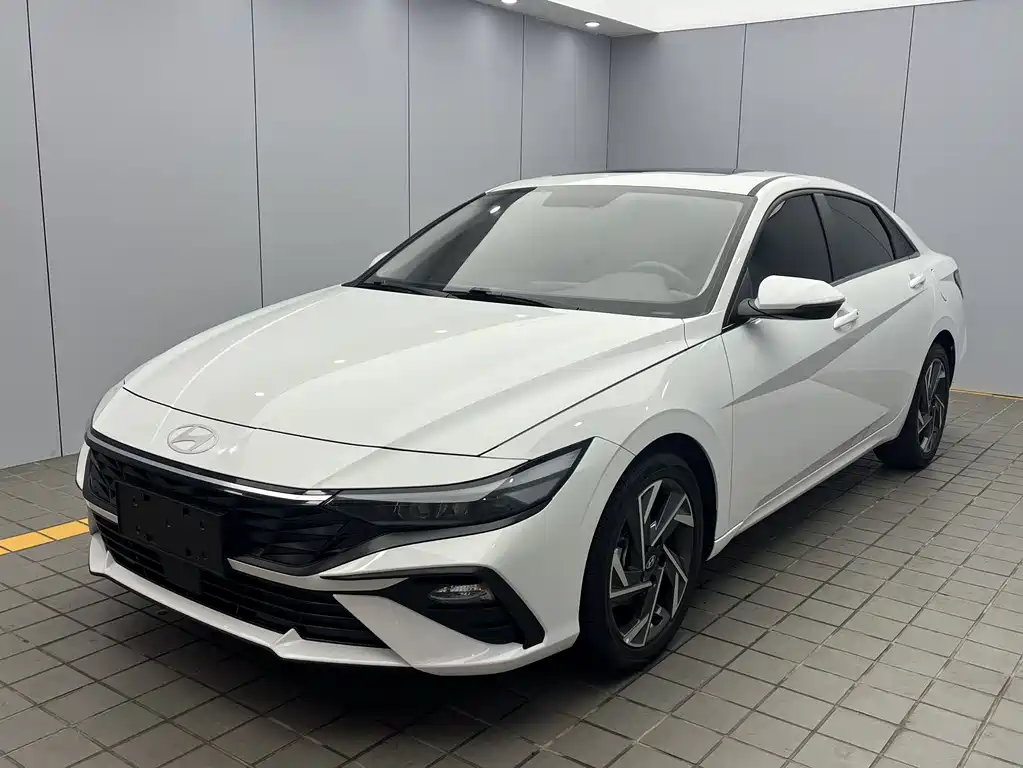 Hyundai Elantra 2023