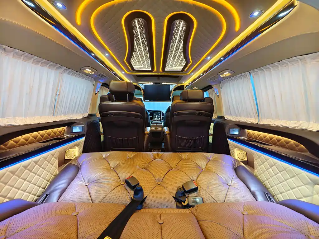 Mercedes-Benz Vito 2020 2.0T 7 мест