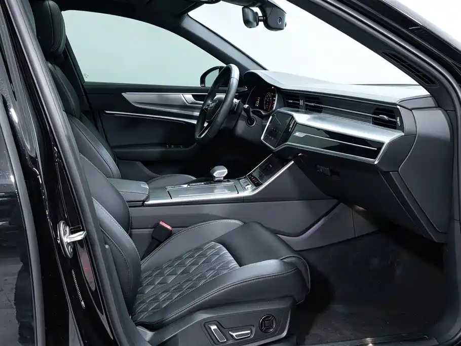 Audi A6L — миниатюра 7
