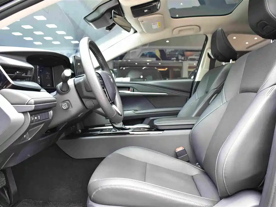 Toyota Camry 2024 2.5HG Luxury