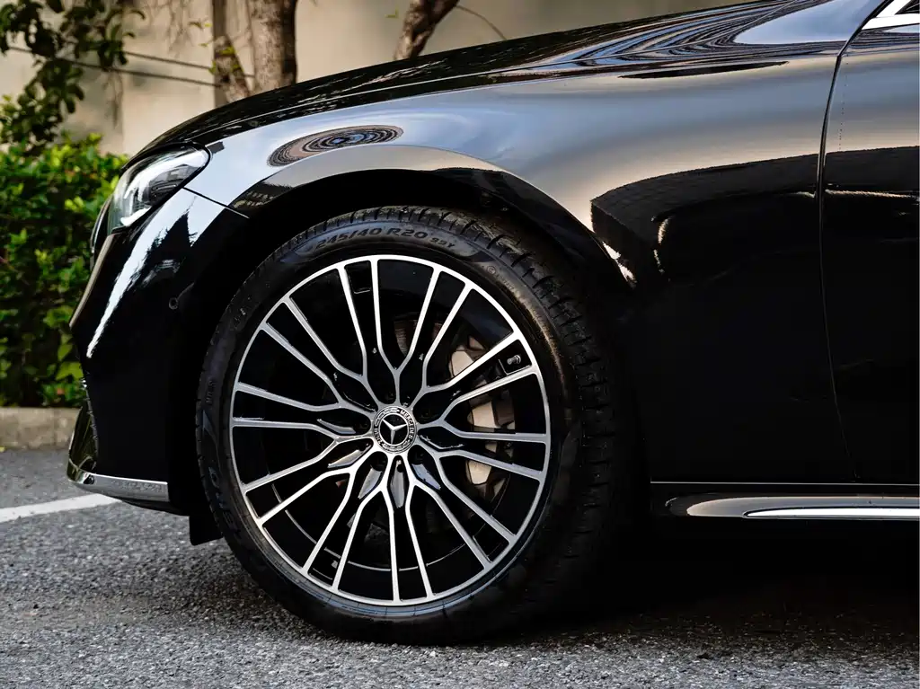 Mercedes-Benz E-Class — миниатюра 8
