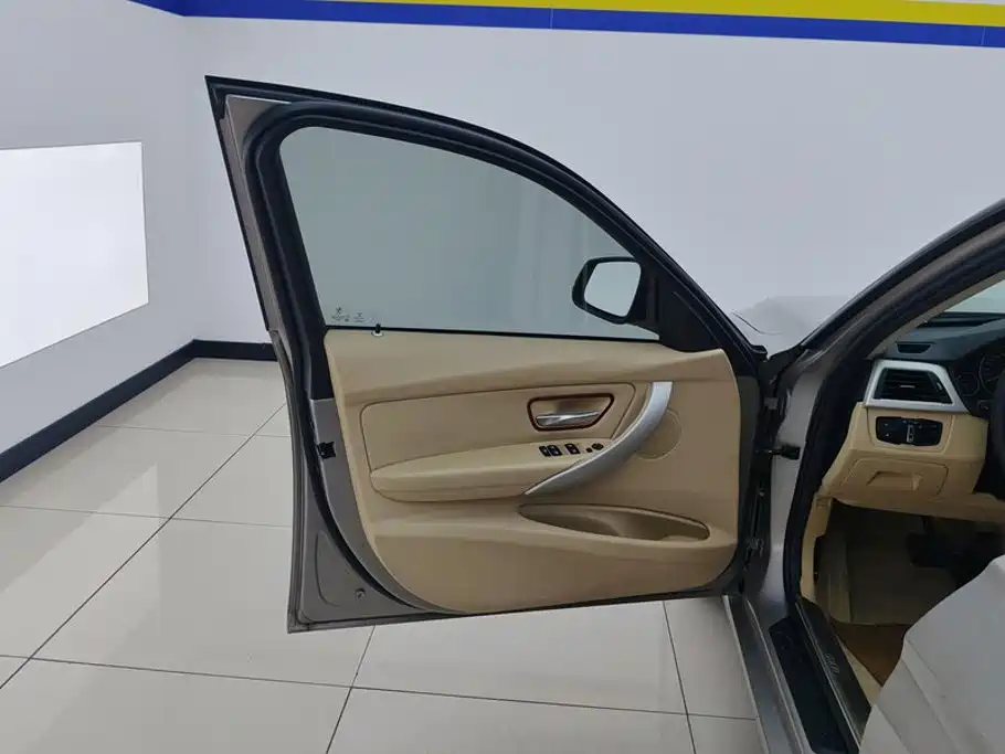BMW 3 Series — миниатюра 7