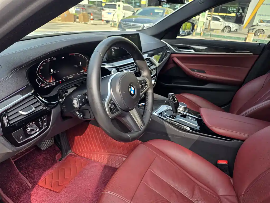 BMW 5 Series — миниатюра 8