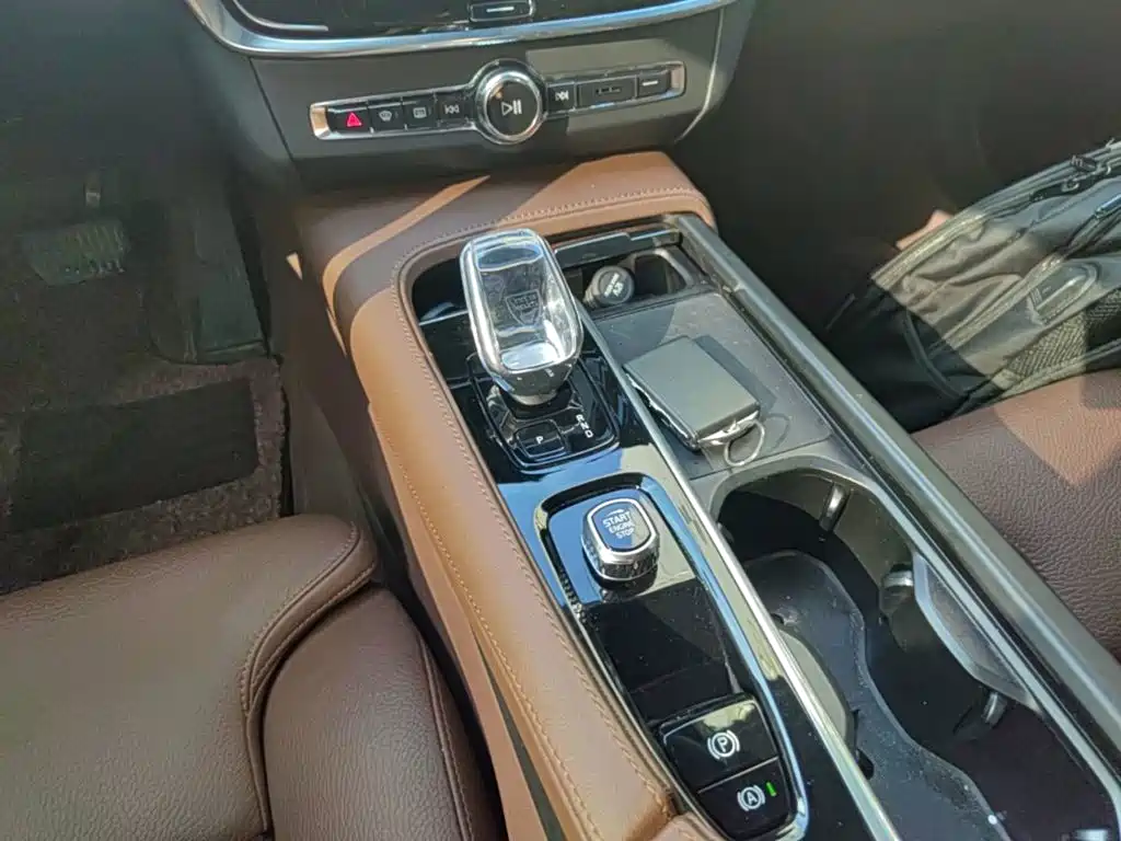 Volvo S90 — миниатюра 14