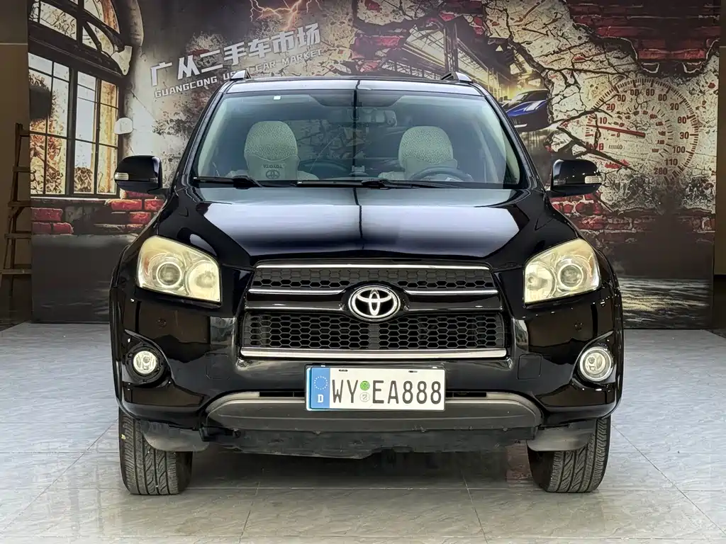 Toyota RAV4 — миниатюра 3