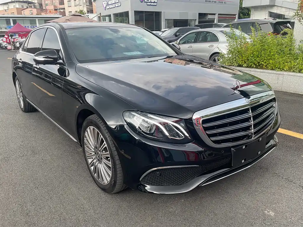 Mercedes-Benz E-Class — миниатюра 3