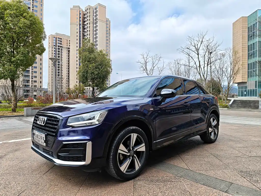 Audi Q2L 2021