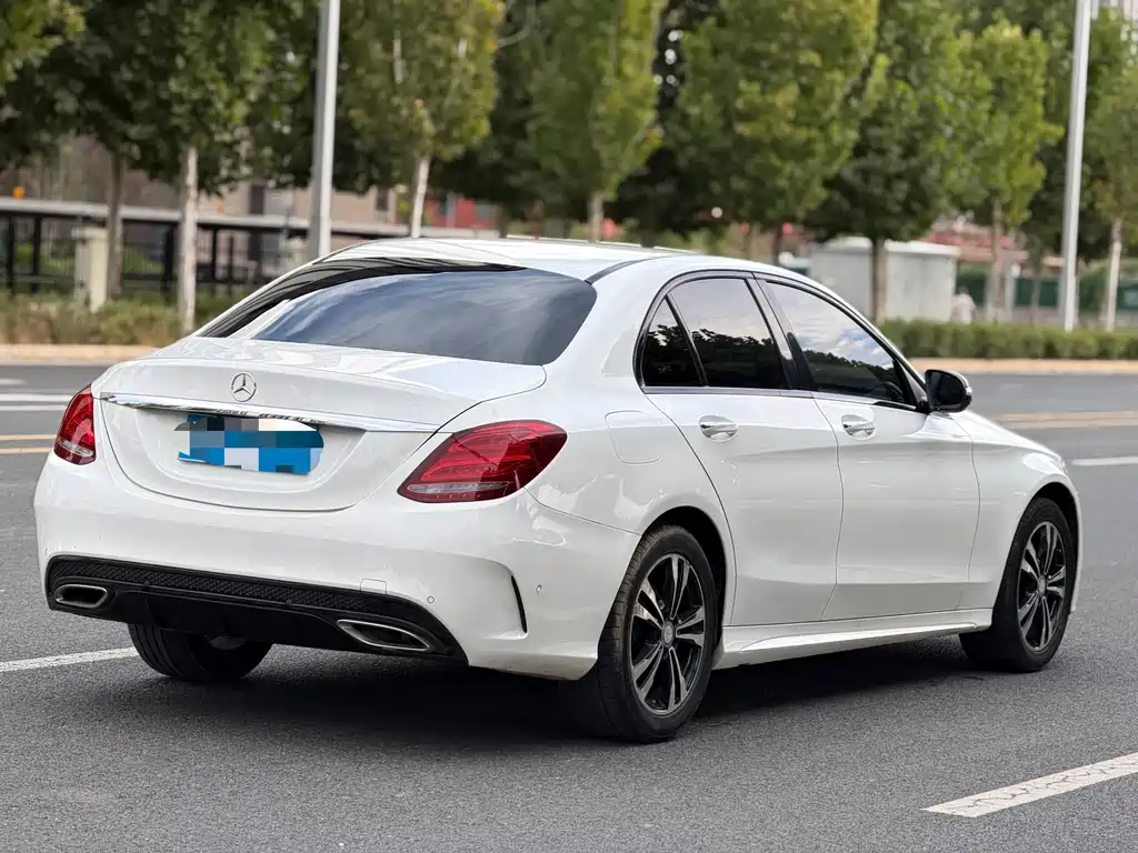 Mercedes-Benz C-Class — миниатюра 6