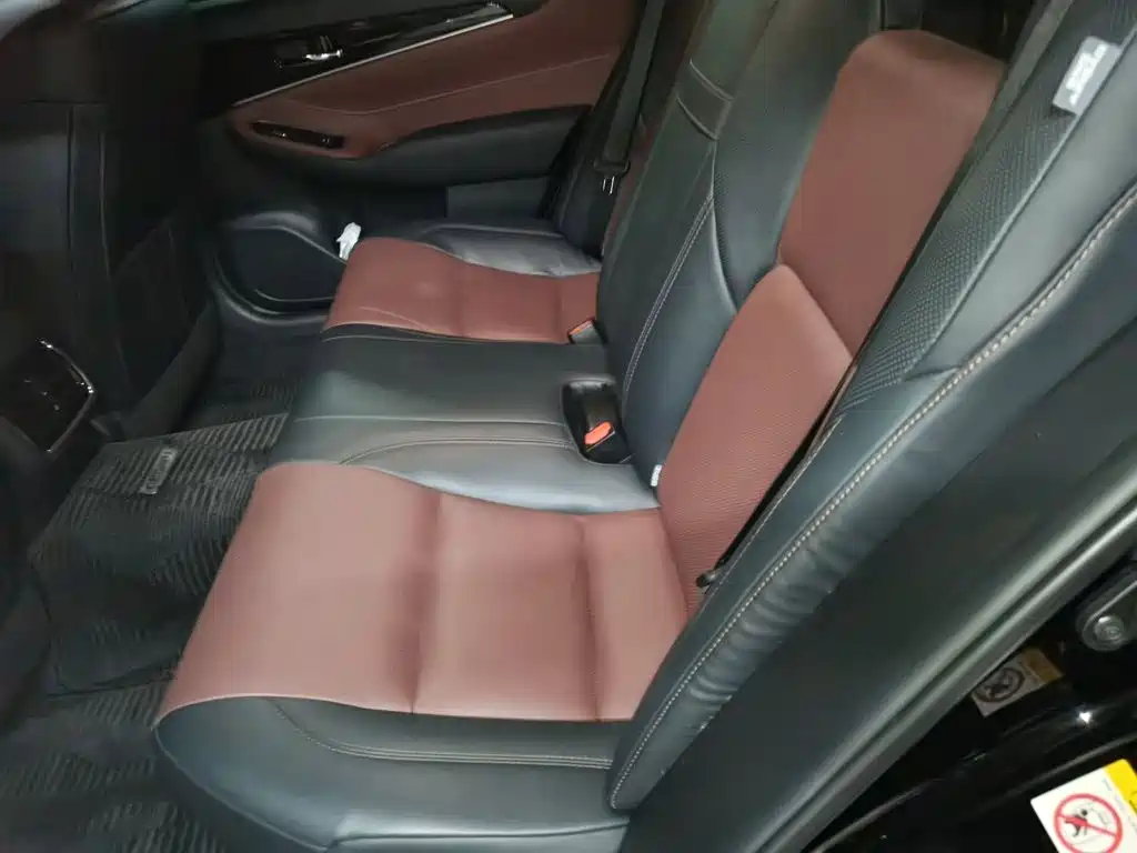 Toyota Crown — миниатюра 13